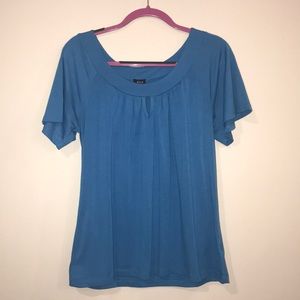 Storm sz L EUC blue short sleeve blouse.